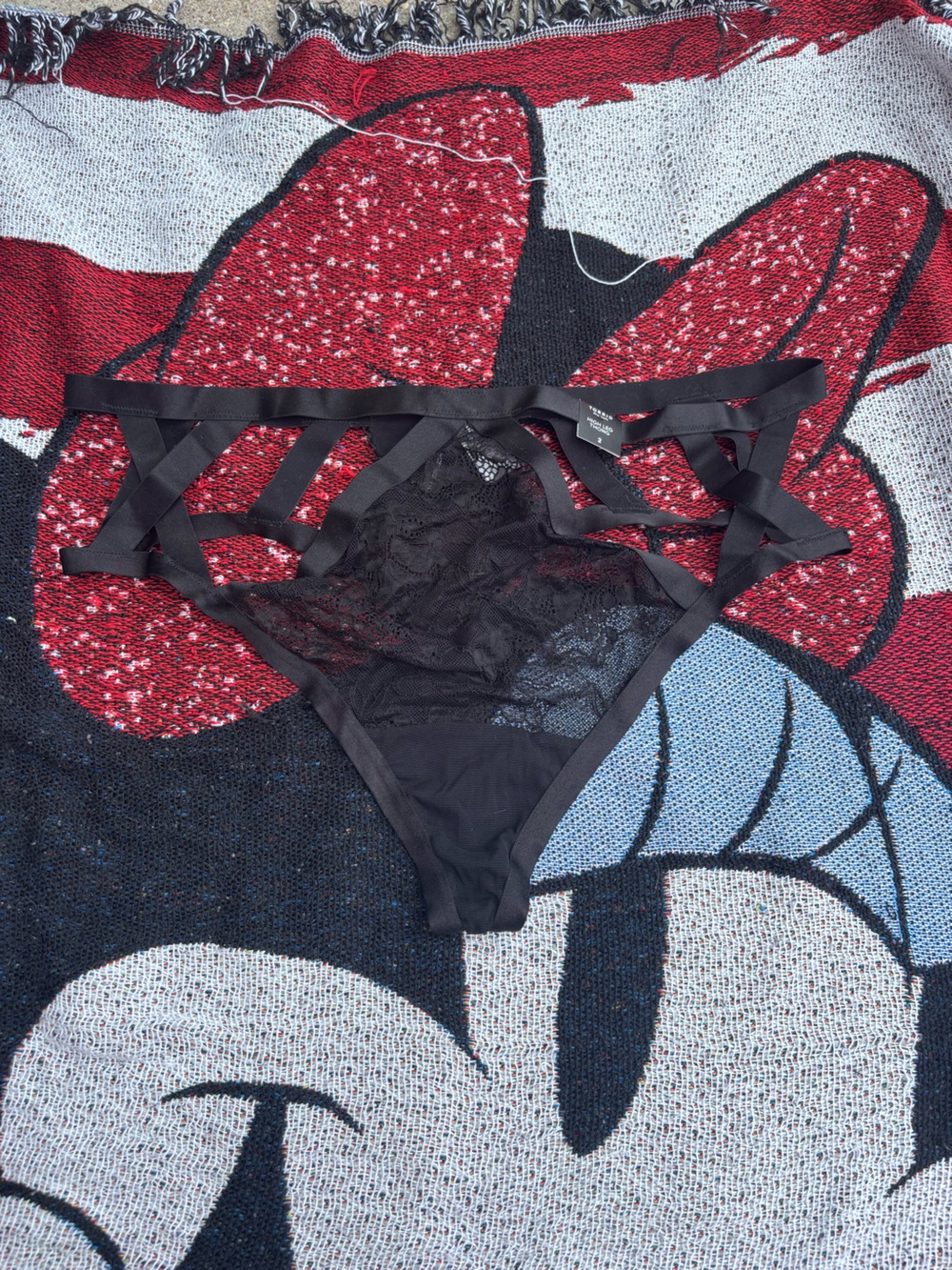 NWT TORRID BLACK STRAPPY HEART MID WAIST THONG SIZE 2
